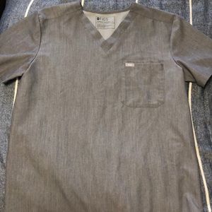 NWOT men’s Figs Leon Scrub Top